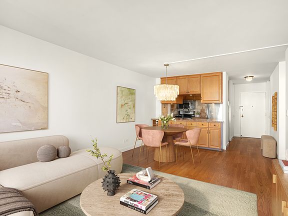 3rd image of 275 W 96th St APT 19B