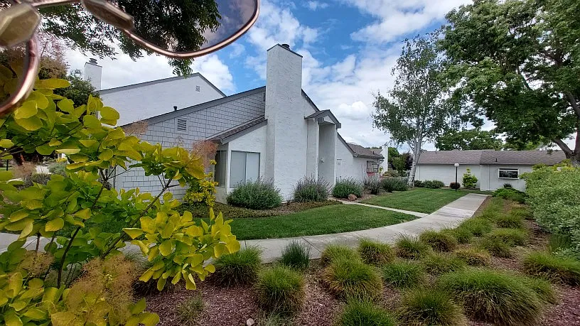 Building Photo - 15083 Yosemite Way