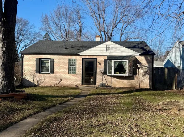 270 Woodlawn Ave, Porter, IN 46304