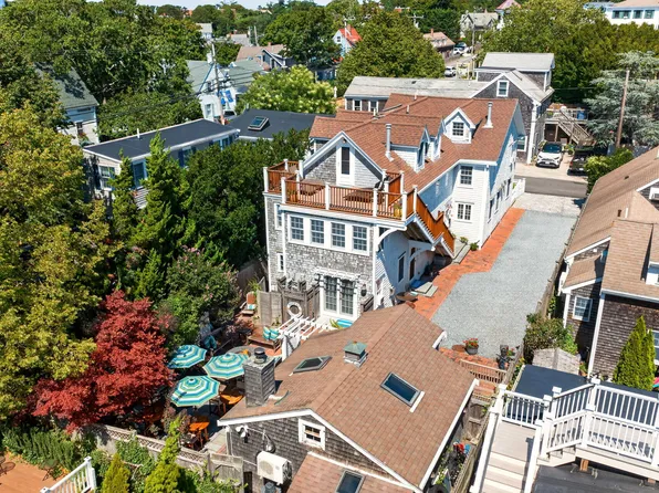 14 Court Street, Provincetown, MA 02657