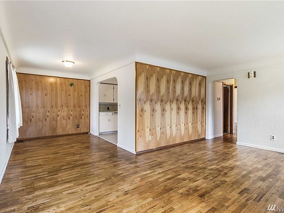 Gleaming hardwoods - Just refinished!
