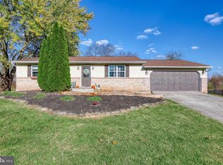 3727 Fox Chase Dr, Dover, PA 17315