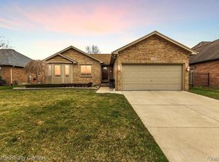 53790 Meadowview Ln, New Baltimore, MI 48047