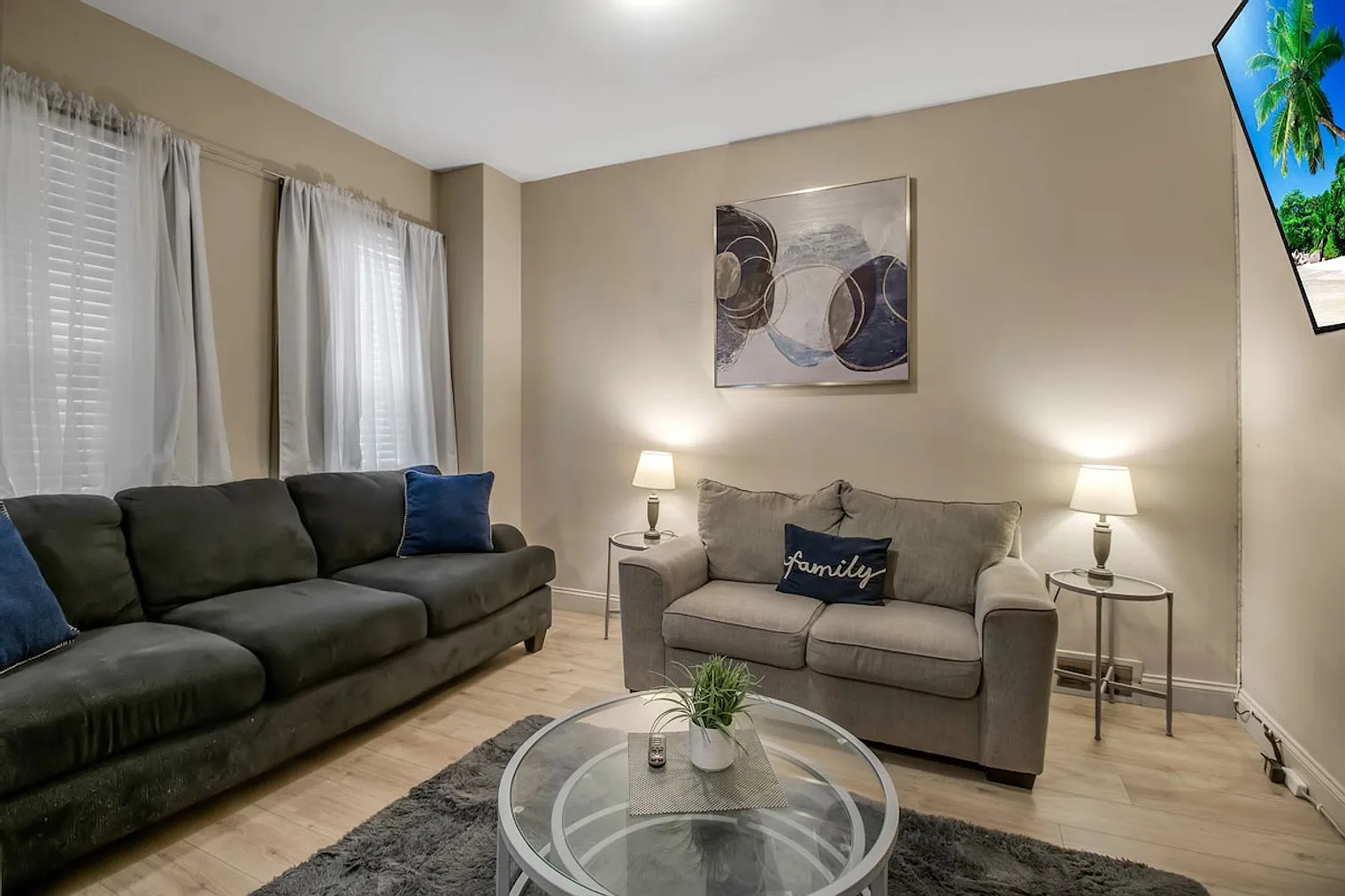 2 bed, 2.0 bath, 1097 sqft, $2,977 — Photo 2