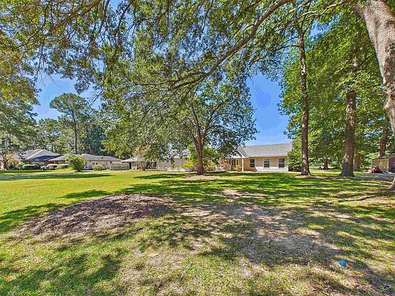 3rd image of 209 Patricia Dr