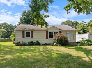 875 Bay Rd, Webster, NY 14580