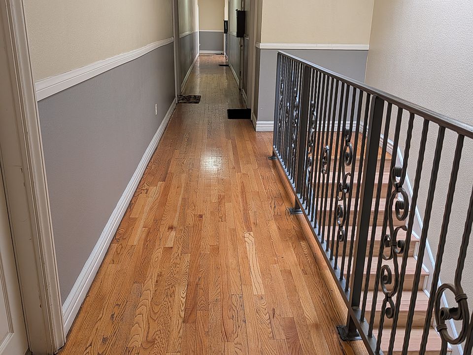 1st image of 149 S Manhattan Pl #207