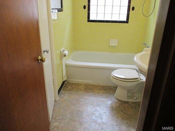 4th image of 1814 Mora Ln