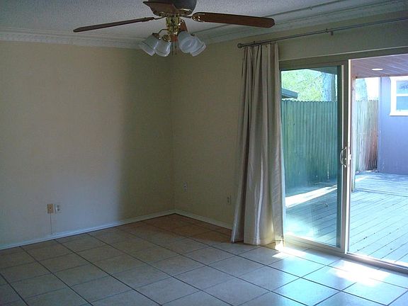 4th image of 613 E Renfro St #613
