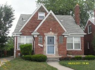 15153 Sprenger Ave, Eastpointe, MI 48021