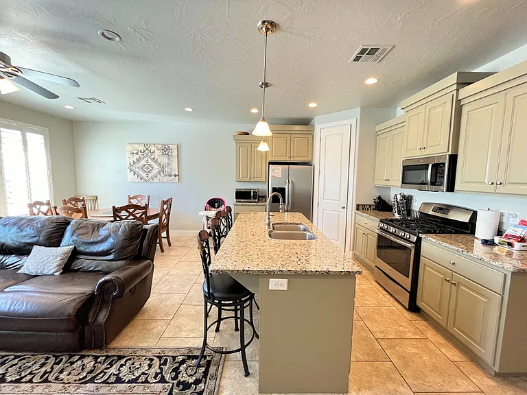 N Coral Ridge Dr — Photo 7