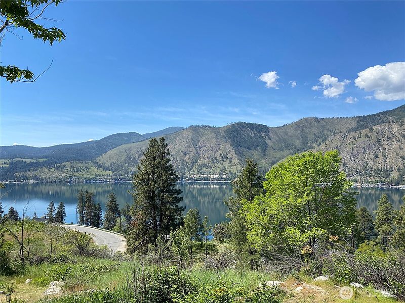 5th image of 553 Summit Boulevard