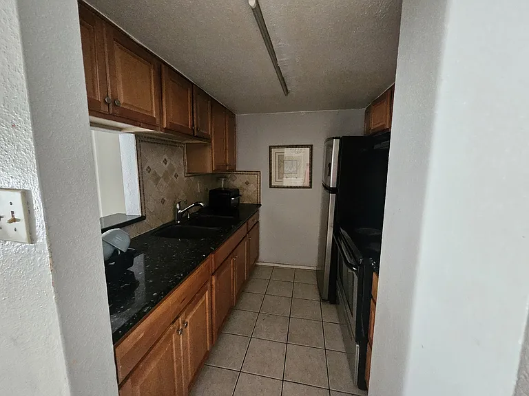 7200 Clarewood Dr #1215 — Photo 13