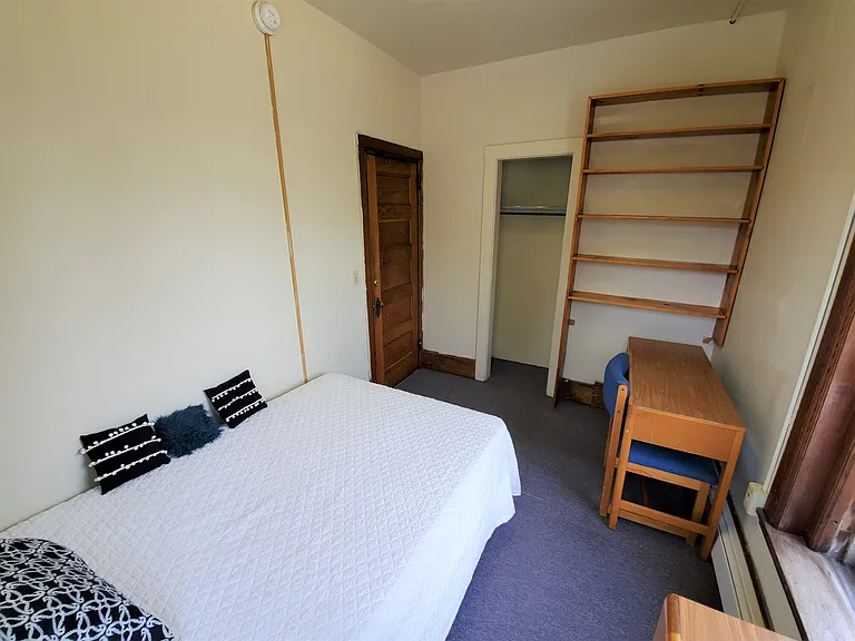 Aces Apartments — Photo 96