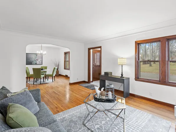 1118 Lane Pl, Saint Paul, MN 55106