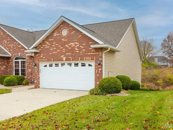 129 Summit Rdg, Maryville, IL 62062