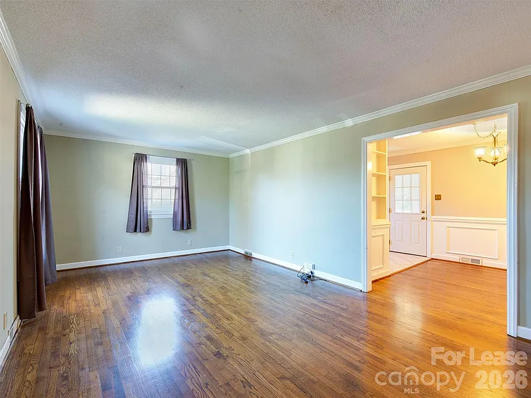 4917 White Oak Rd — Photo 5