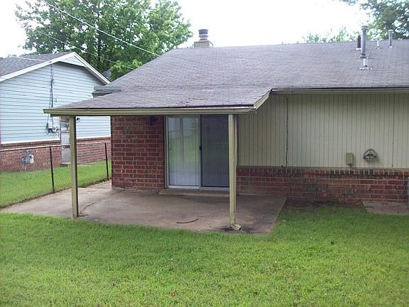 4th image of 4531 S Yukon Ave