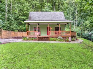 18 Shady Hollow Cir, Saluda, NC 28773