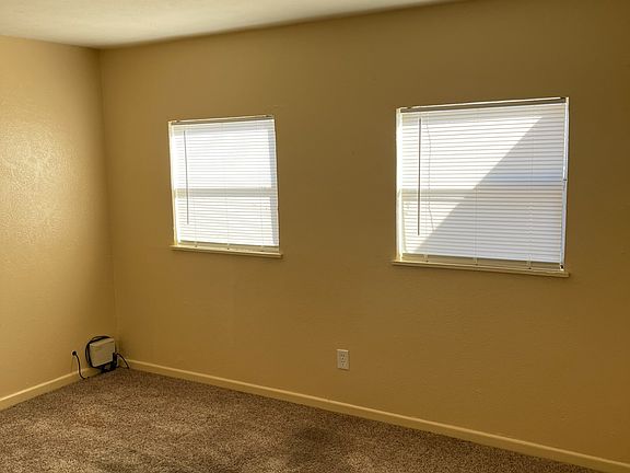 4th image of 312 W 9th St