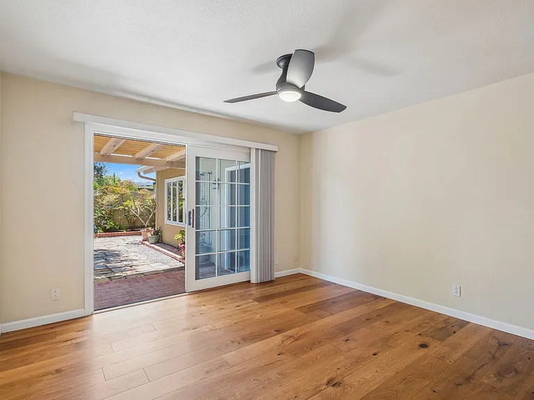 929 Junipero Dr — Photo 19