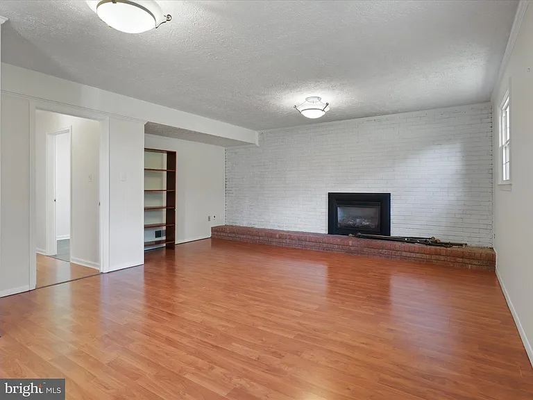 5200 Holden St — Photo 31