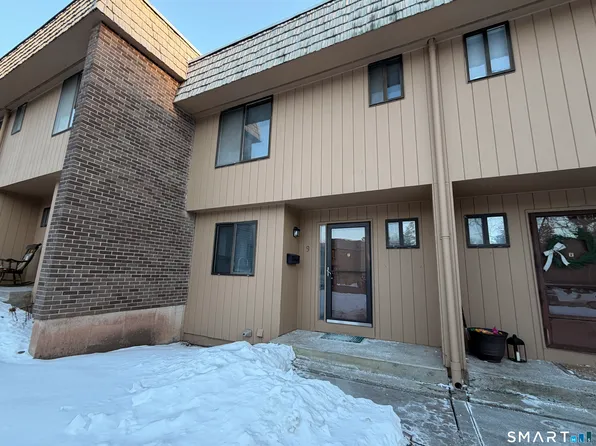 9 Willow Court #9, Cromwell, CT 06416