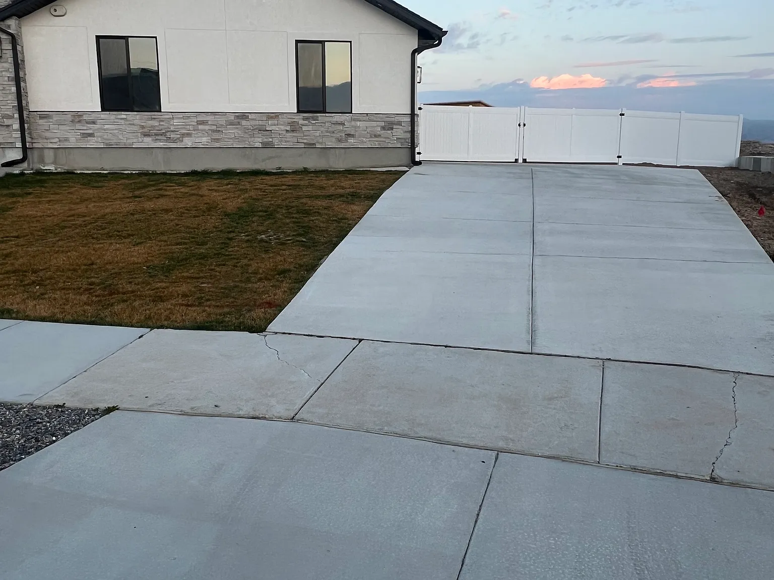 2 bed, 900 sqft, $1,800 — Photo 2