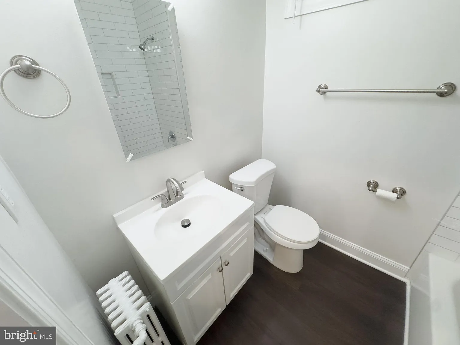 3 bed, 900 sqft, $3,000 — Photo 4