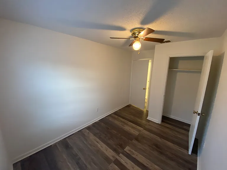 1001 Crawford St — Photo 10