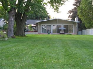 356 E Glass Rd, Ortonville, MI 48462