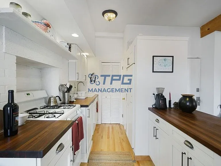 234 9th St #6 — Photo 9