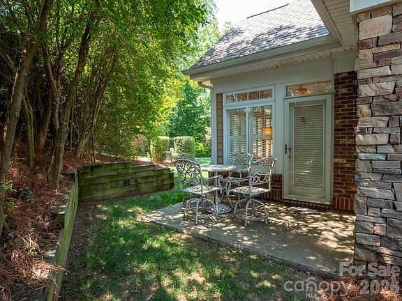 3rd image of 10721 Vicino Ct