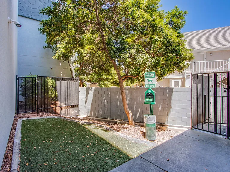 360 E Desert Inn Rd #1008 — Photo 64