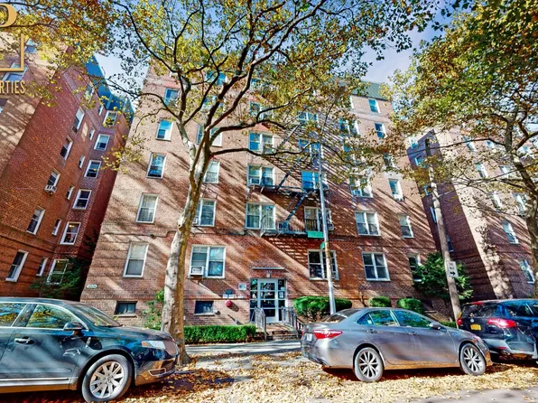 2514 East 7th Street image 1 of 17