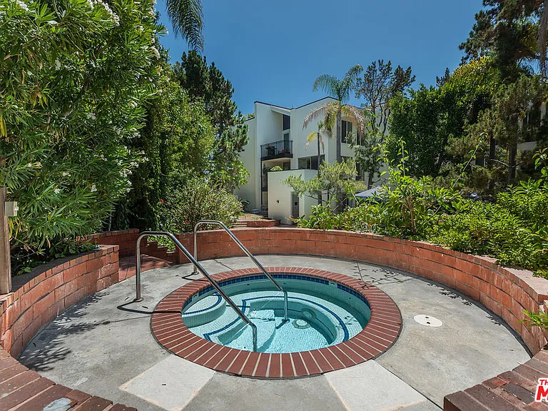 1340 S Beverly Glen Blvd #107 — Photo 23