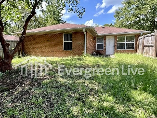 105 Barrow Ct — Photo 13