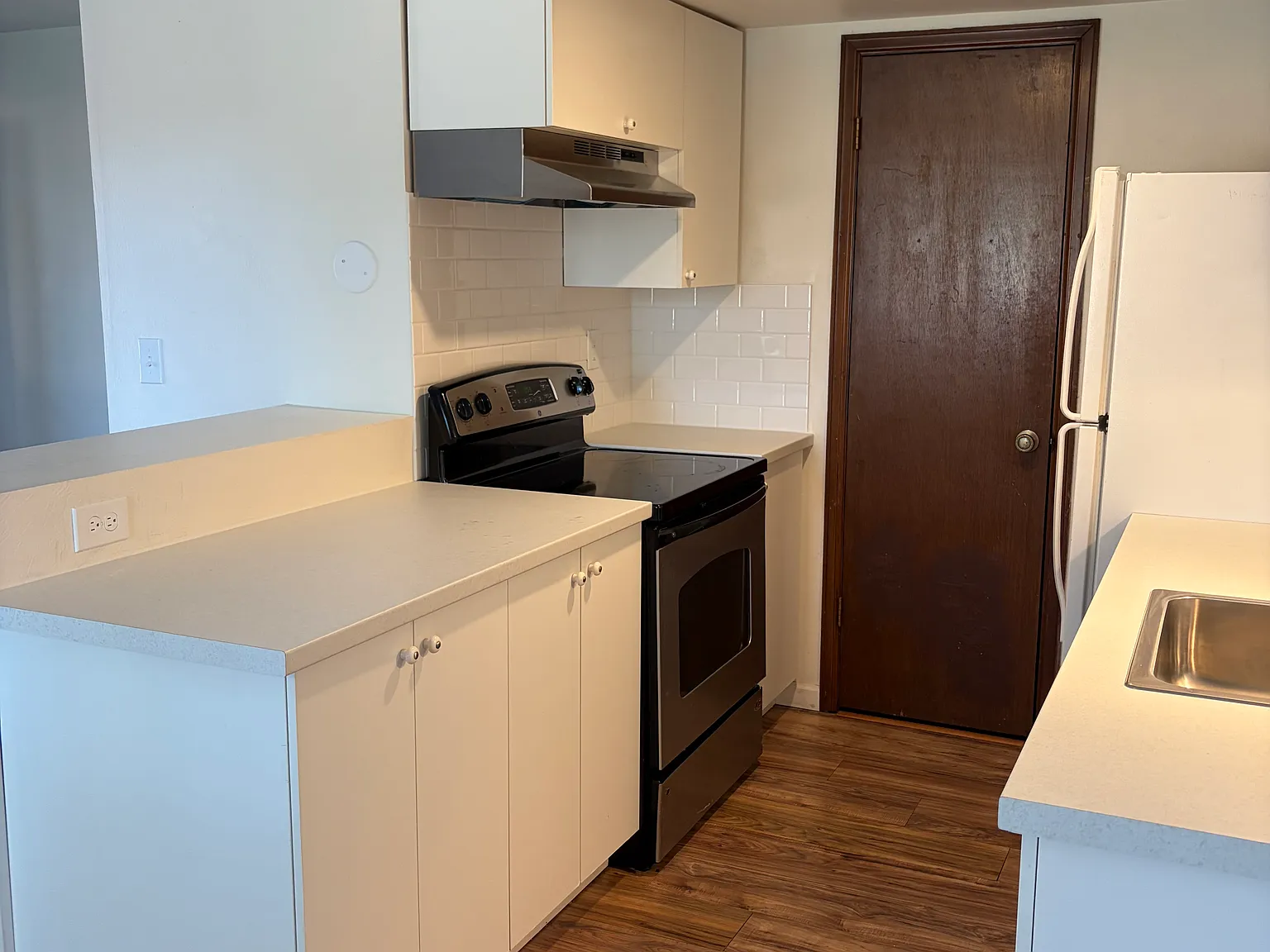 2 bed, 875 sqft, $1,900 — Photo 4
