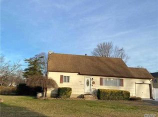 57 Jefferson Ave, Deer Park, NY 11729