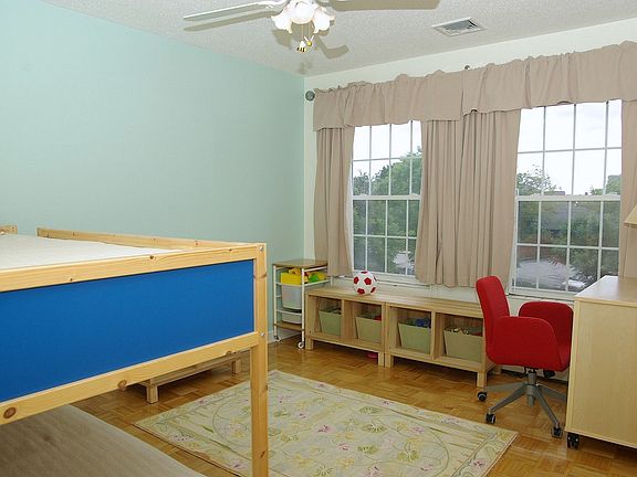 Sunny second bedroom