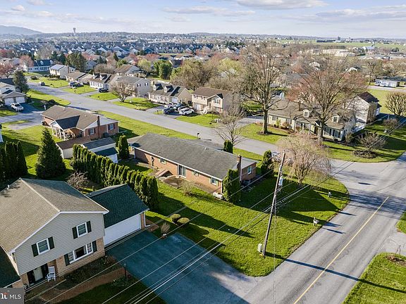 4th image of 205 Jennifer Ln