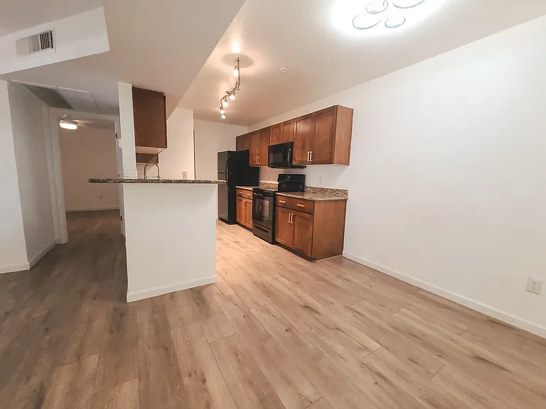 1385 W University Ave #103 — Photo 3