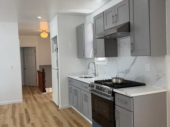13-28 131st St #2, College Pt, NY 11356