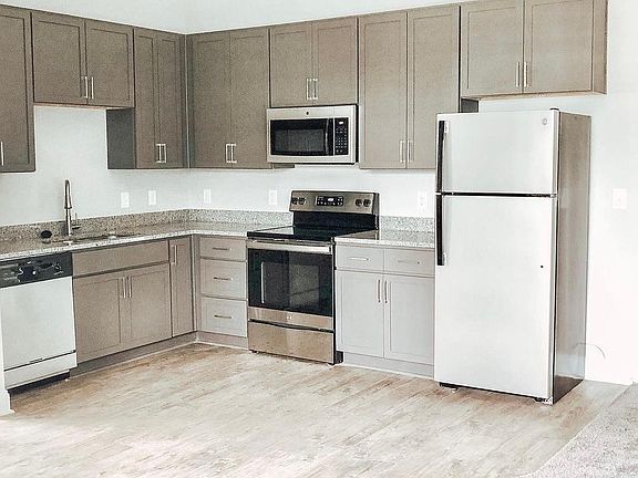 2nd image of 22 Wedgefield Dr #301