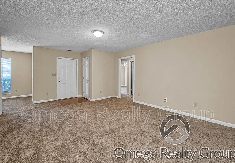 6749 Lakes Edge Ln — Photo 4