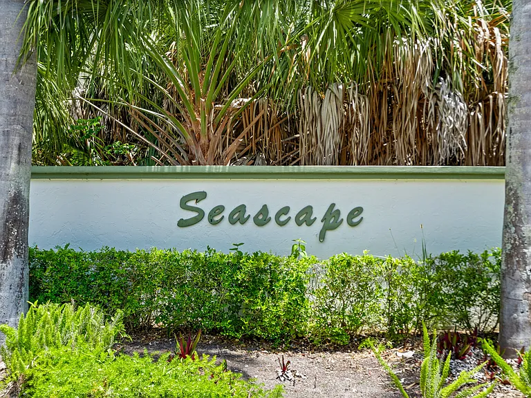 5280 SE Seascape Way #101 — Photo 3