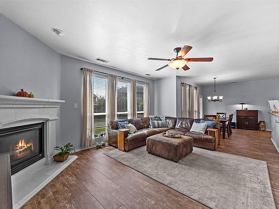 5th image of 2402 Mallory Dr