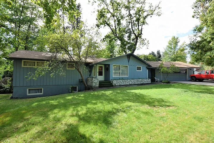 1123 N Lambert Ln