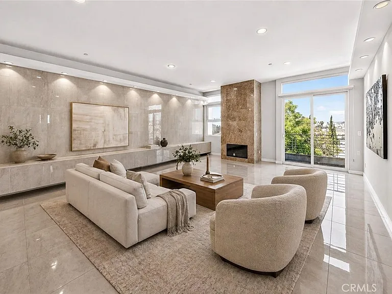 401 N Serrano #Penthouse 3 — Photo 1