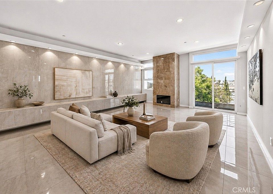 1st image of 401 N Serrano #Penthouse 3